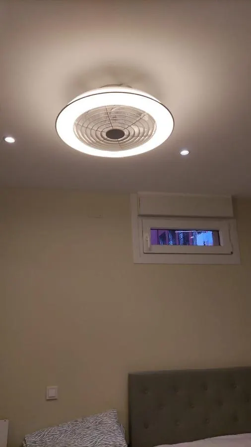 57 Habitacion Central En Bilbao Con Wifi 0*,  Spain